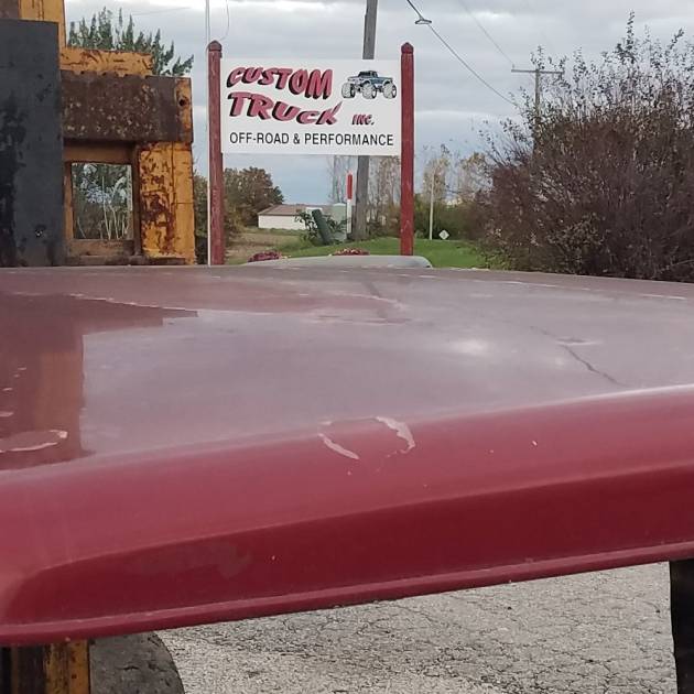 Used Swiss 5' Fiberglass Patriot Truck Bed Cover Cap - 04-12 Chevy/GMC Colorado/Canyon CC (LDRK1E)