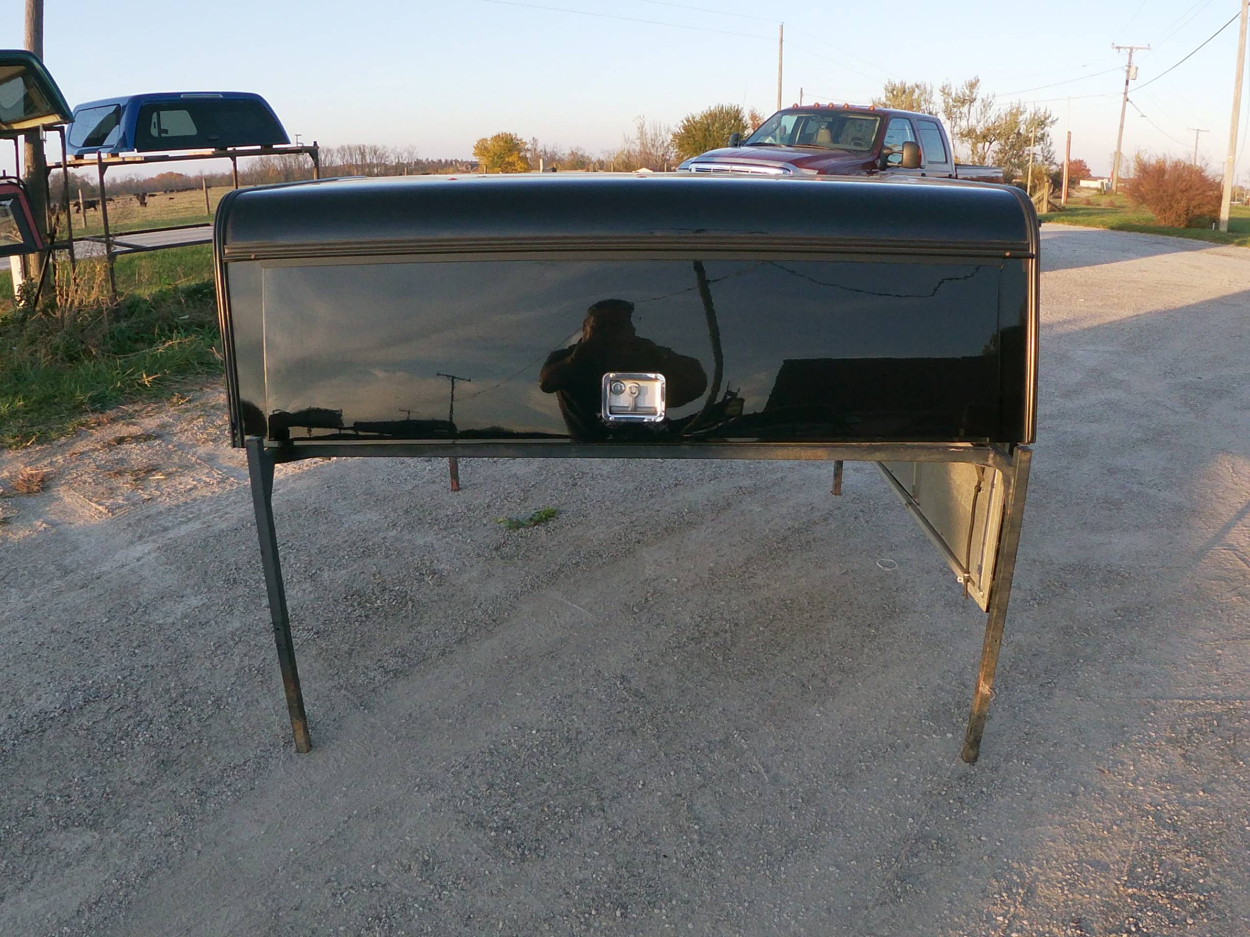 Used ARE 6.1' 23" High DCU Truck Cap- 05-15 Toyota Tacoma (25C)